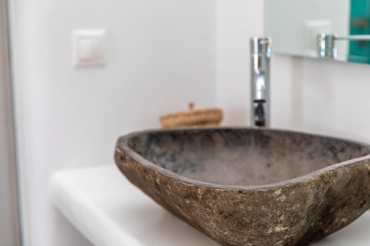 Kalais Sea Vibes, Beachfront Suites - A 10 Minute Drive Away From Naxos Town - Next To The Bus Stop Πλάκα Εξωτερικό φωτογραφία