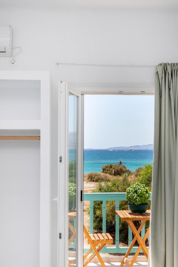 Kalais Sea Vibes, Beachfront Suites - A 10 Minute Drive Away From Naxos Town - Next To The Bus Stop Πλάκα Εξωτερικό φωτογραφία