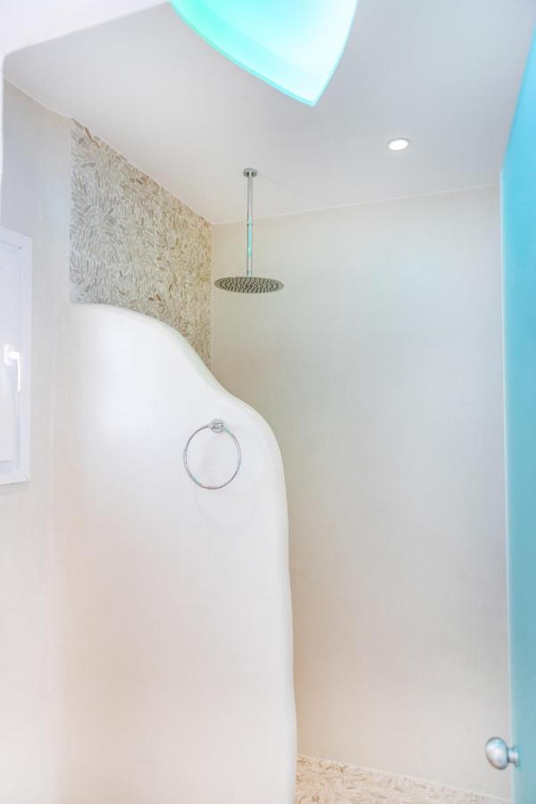 Kalais Sea Vibes, Beachfront Suites - A 10 Minute Drive Away From Naxos Town - Next To The Bus Stop Πλάκα Εξωτερικό φωτογραφία