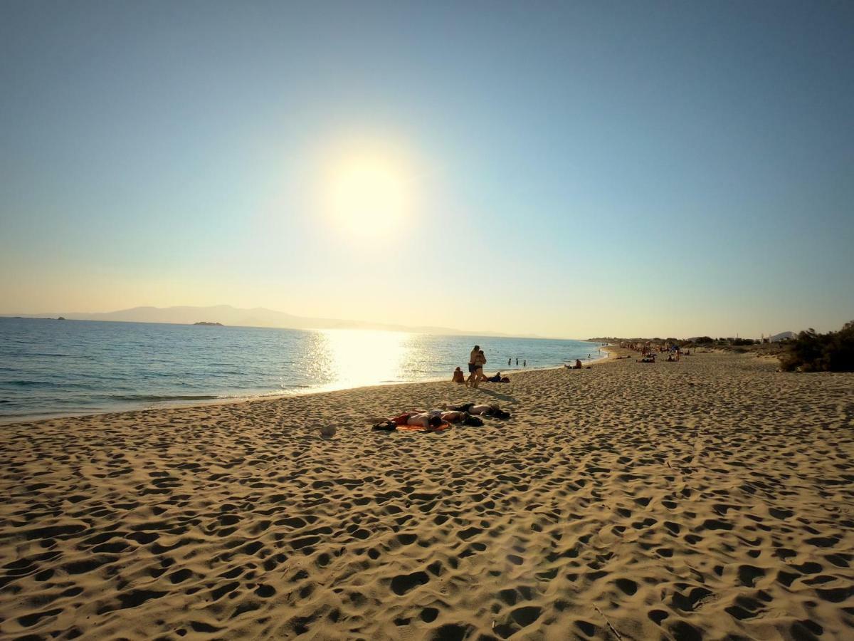 Kalais Sea Vibes, Beachfront Suites - A 10 Minute Drive Away From Naxos Town - Next To The Bus Stop Πλάκα Εξωτερικό φωτογραφία